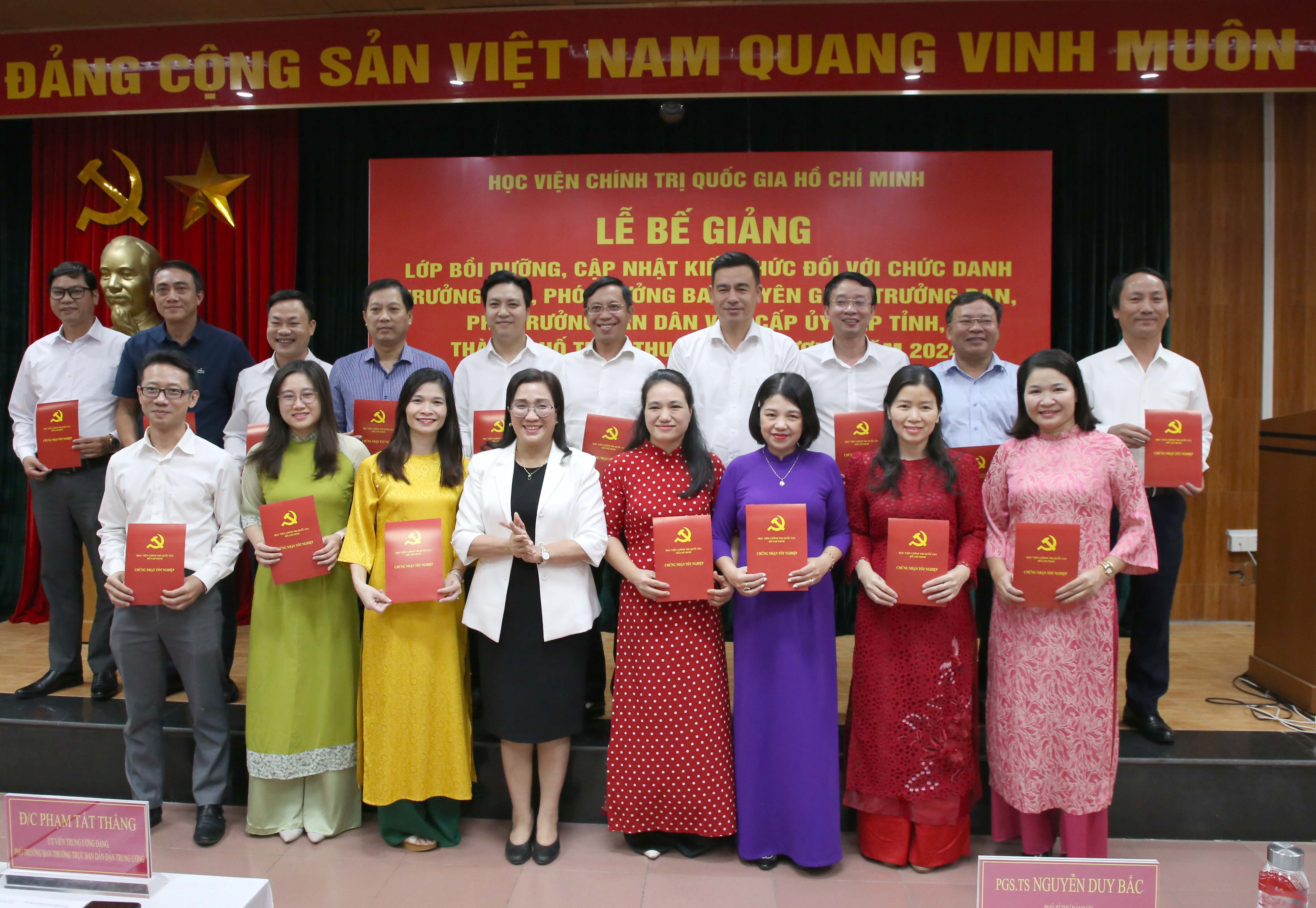 Bồi dưỡng, cập nhật kiến thức cho gần 100 cán bộ Tuyên giáo, Dân vận cấp ủy cấp tỉnh