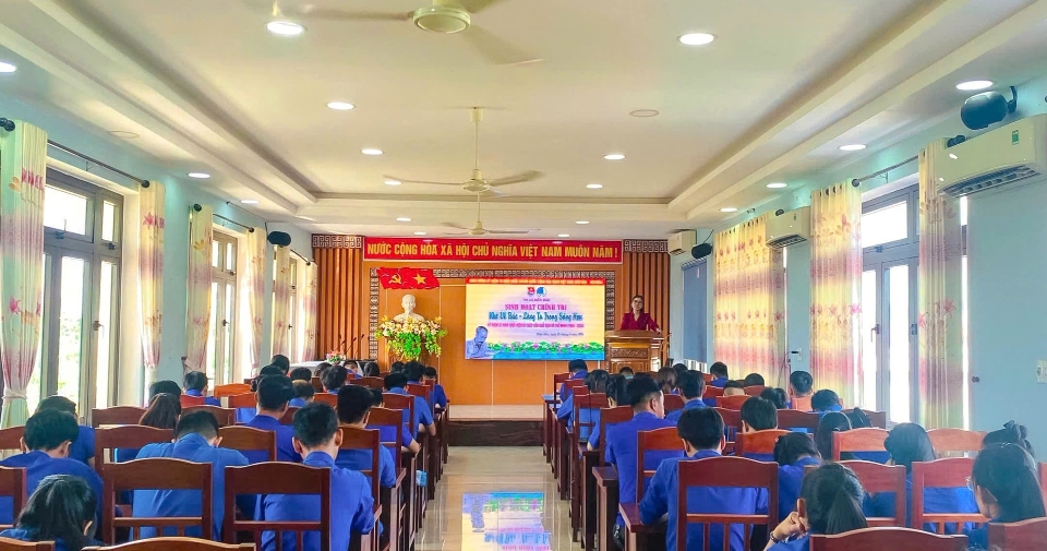 Thành đoàn Hội An tổ chức sinh hoạt chính trị “Nhớ về Bác – Lòng ta trong sáng hơn