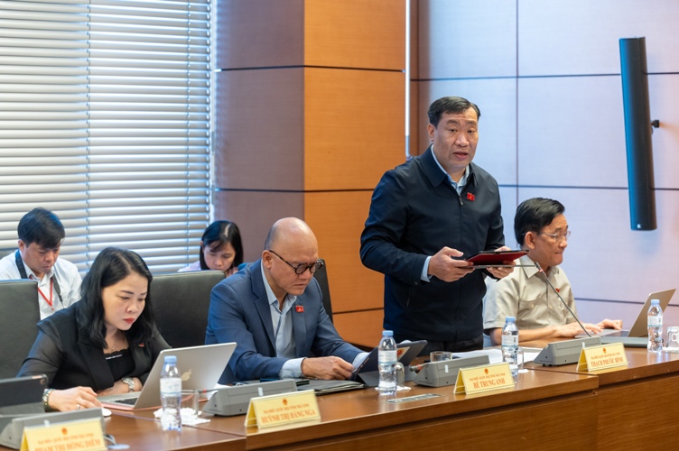 Tháo gỡ vướng mắc, khó khăn, tạo hành lang pháp lý thuận lợi hỗ trợ doanh nghiệp