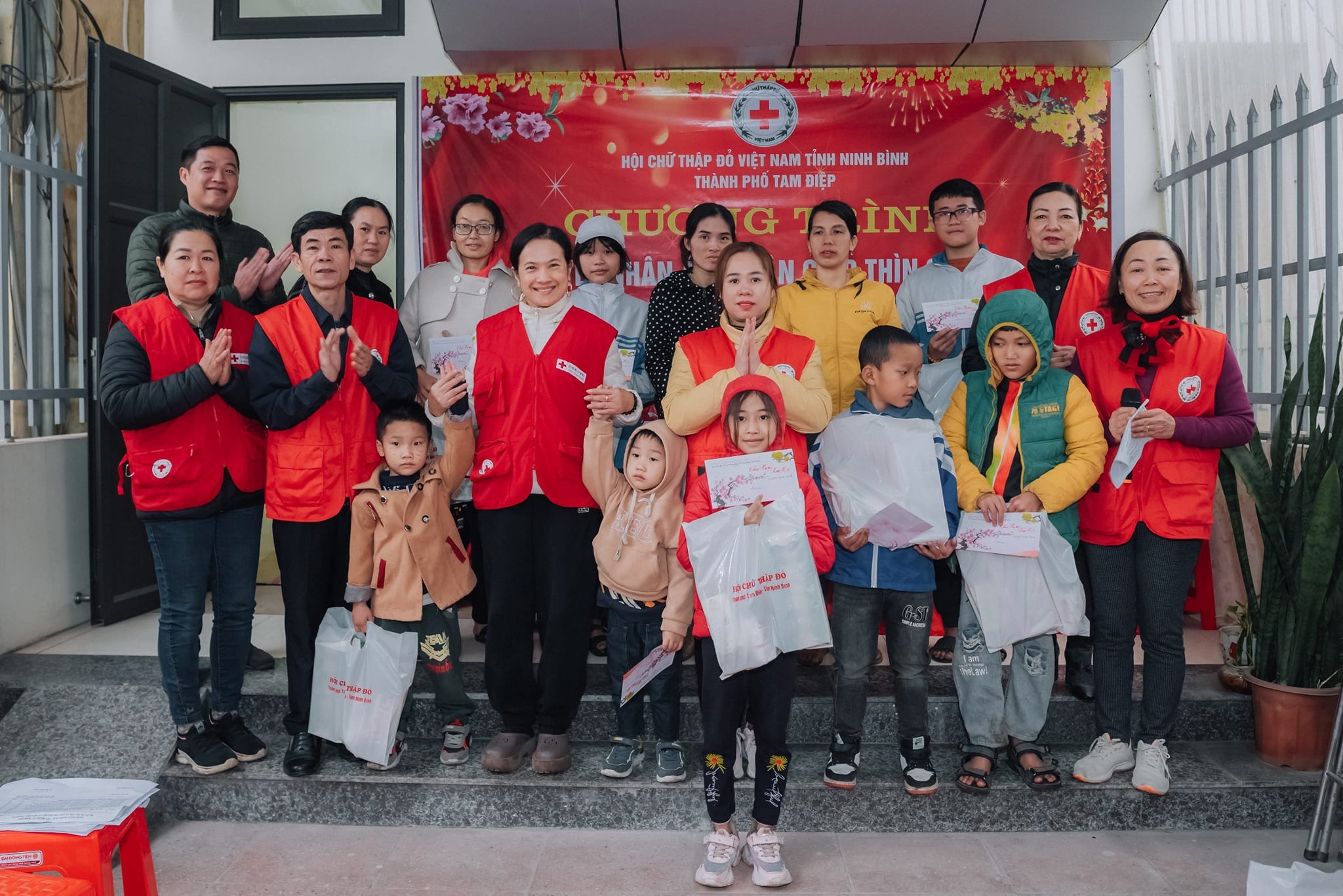 Những tấm gương điển hình thi đua học và làm theo Bác