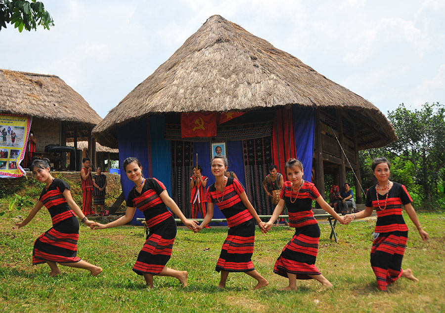 Nền văn hóa Tà Ôi trong không gian văn hóa vùng biên giới Việt - Lào