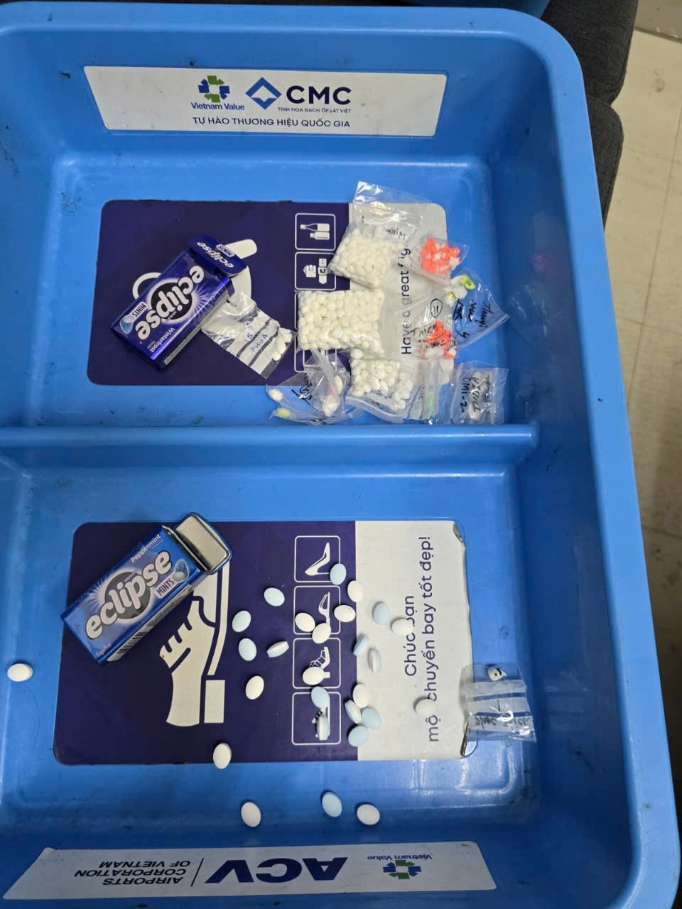 Hải quan Tân Sơn Nhất bắt giữ hai vụ nhập lậu hơn 1 000 viên kim cương