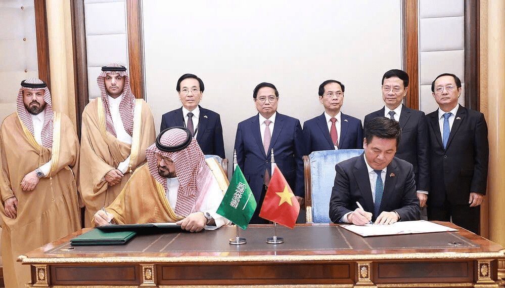 Bộ Công Thương Việt Nam và Bộ Kinh tế và Kế hoạch Ả-rập Xê-út ký kết bản ghi nhớ về hợp tác kinh tế và thương mại