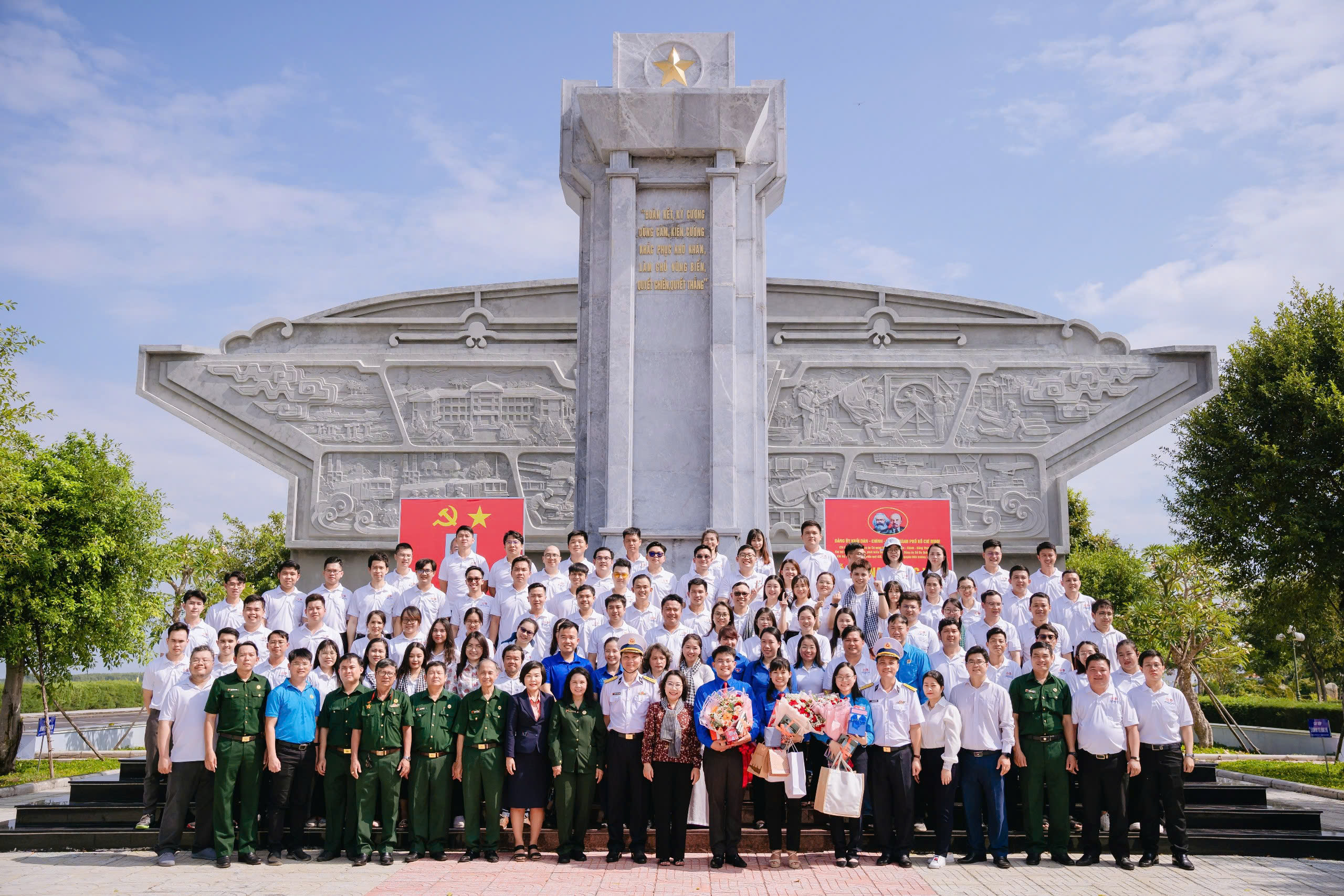 Tăng cường quan hệ đoàn kết quân dân