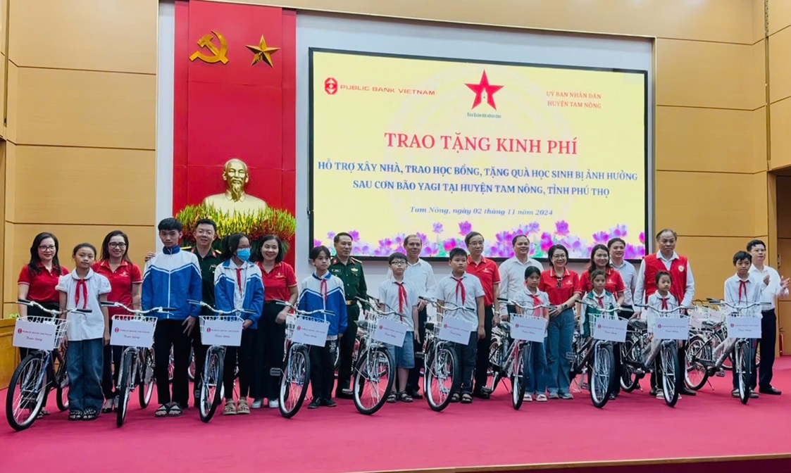 Báo Quân đội nhân dân phối hợp, hỗ trợ xây nhà và tặng quà cho học sinh tỉnh Phú Thọ