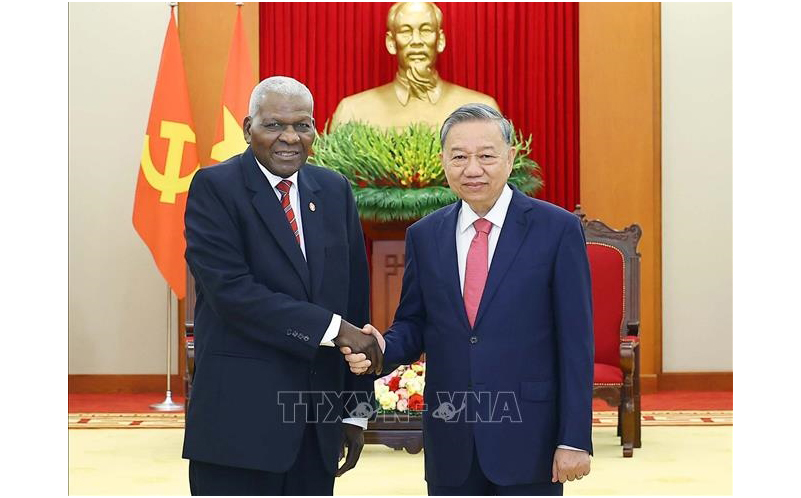 Vun đắp quan hệ gắn bó, đồng chí anh em mẫu mực giữa Việt Nam và Cuba