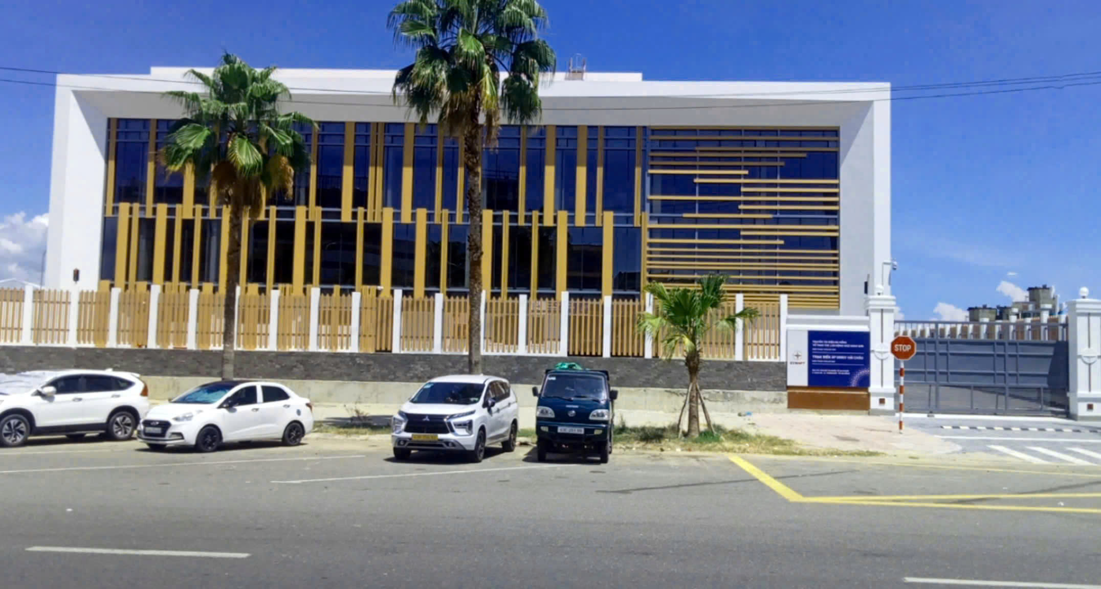 Đẩy mạnh ứng dụng khoa học công nghệ trong truyền tải điện