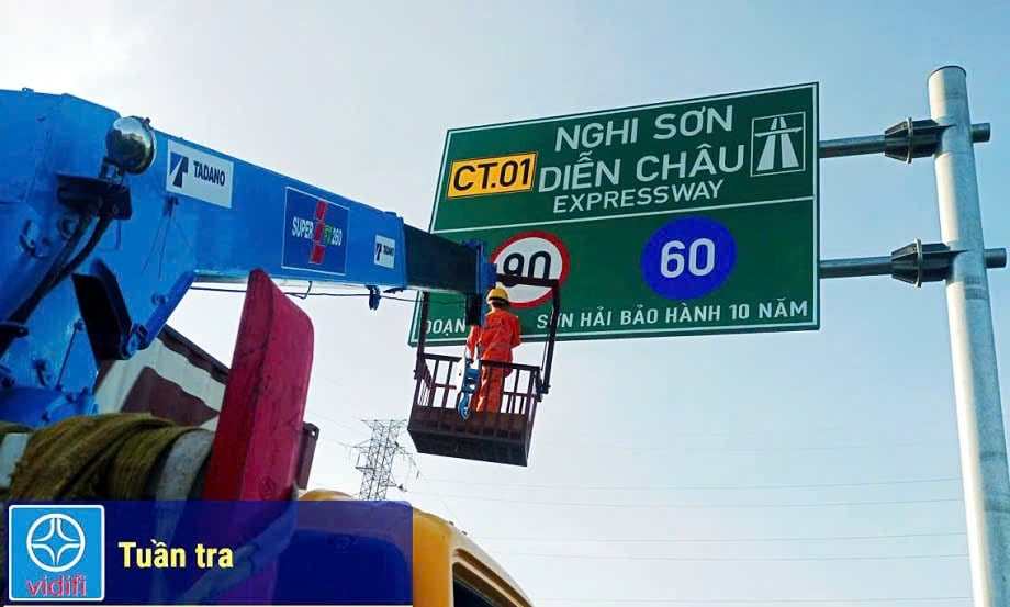 Gỡ bỏ biển báo giao thông có quảng cáo