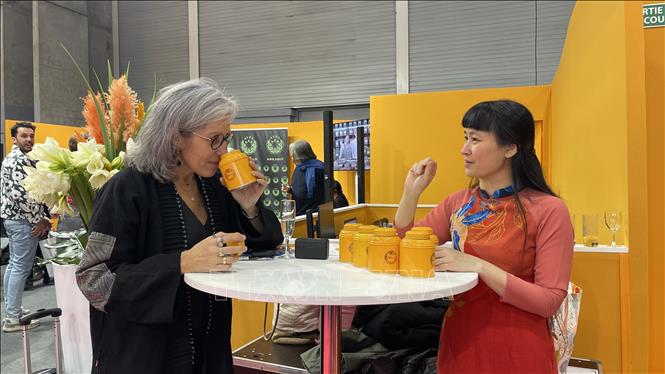 Trà Việt được vinh danh trên đất Pháp