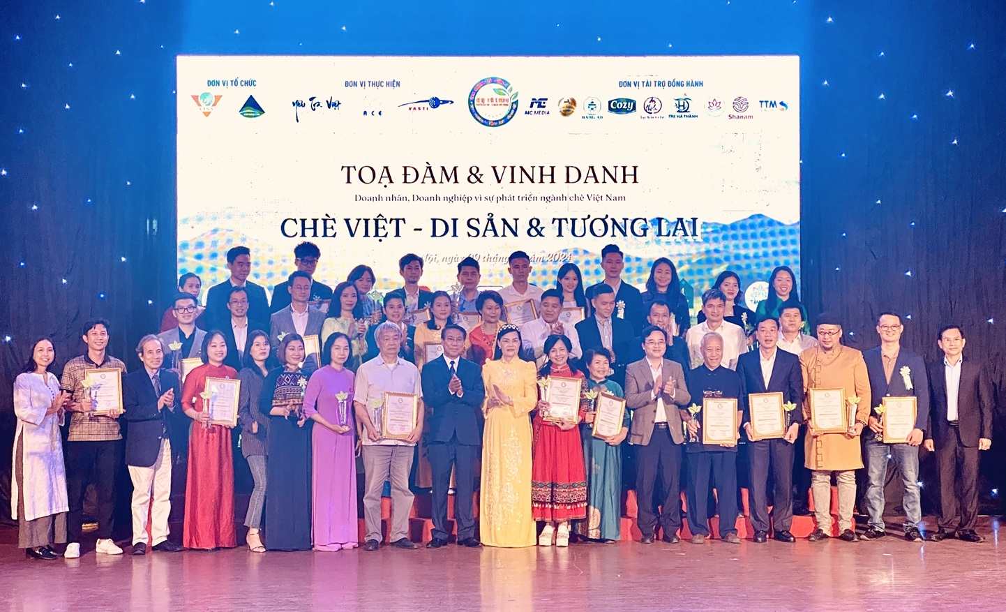 Tôn vinh đóng góp của doanh nhân, doanh nghiệp ngành chè