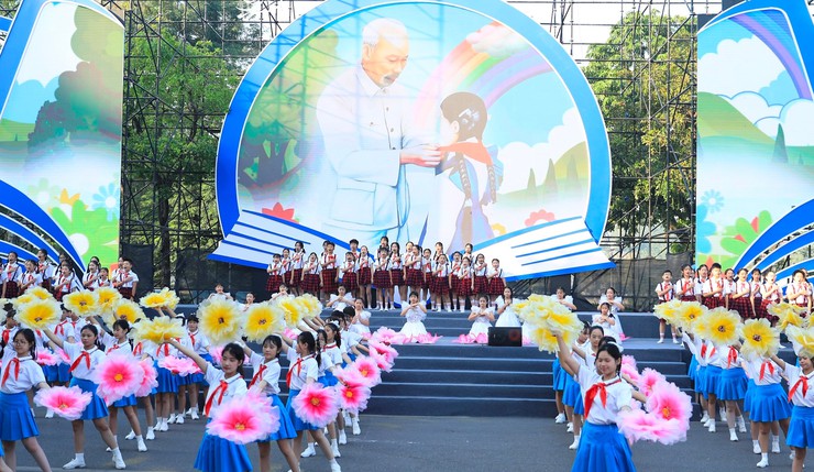 Tái hiện chặng đường phát triển của ngành Giáo dục và Đào tạo Hà Nội qua “Hành khúc học sinh Thủ đô”