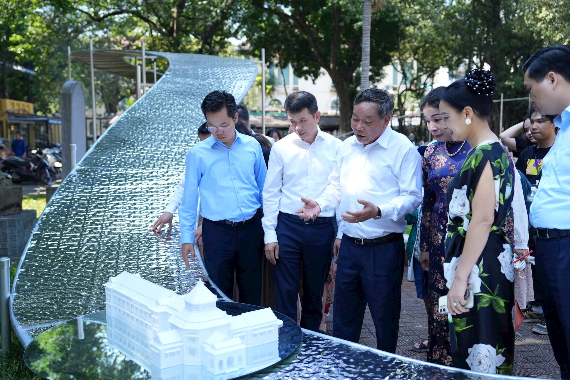 Lễ hội thiết kế sáng tạo Hà Nội 2024 thu hút đông đảo du khách