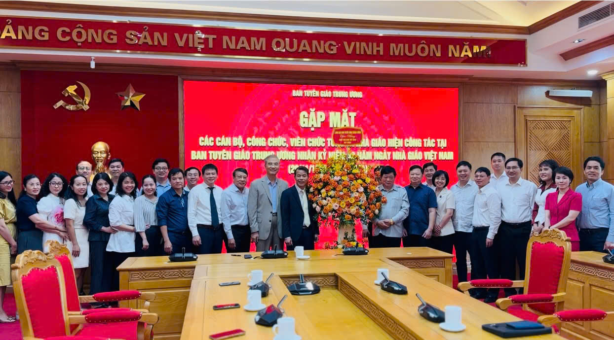 Ban Tuyên giáo Trung ương gặp mặt nhân Ngày Nhà giáo Việt Nam 20 11