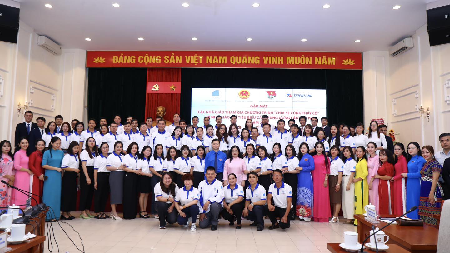 Bộ Giáo dục và Đào tạo gặp mặt các nhà giáo tiêu biểu