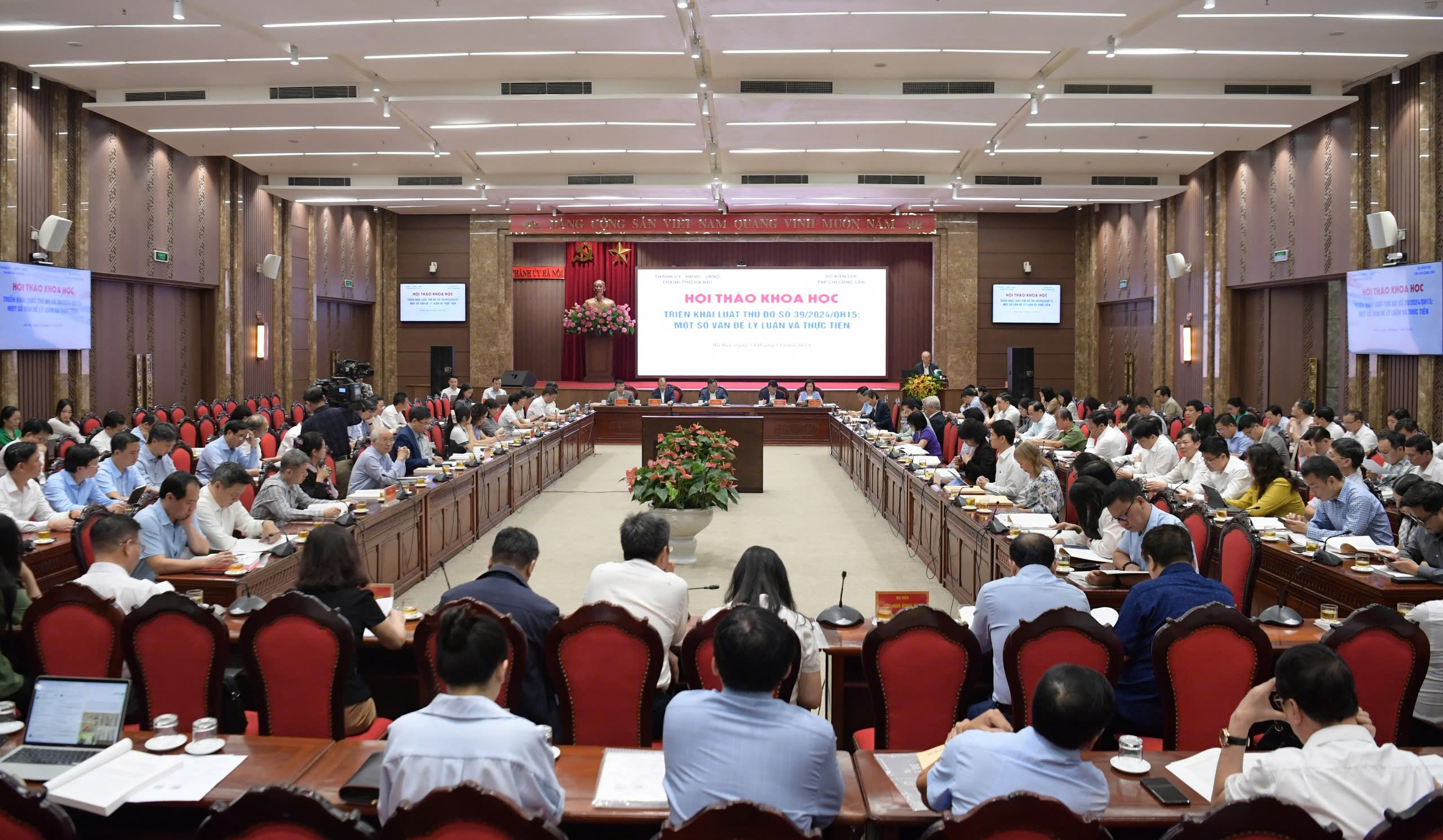 Cú hích quan trọng tạo cơ sở pháp lý để Hà Nội phát triển nhanh và bền vững