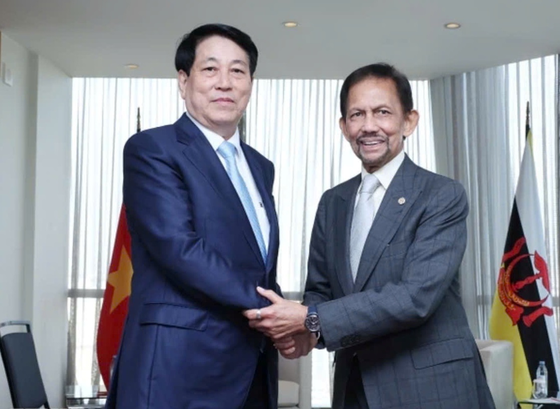 Chủ tịch nước Lương Cường hội kiến Quốc vương Brunei