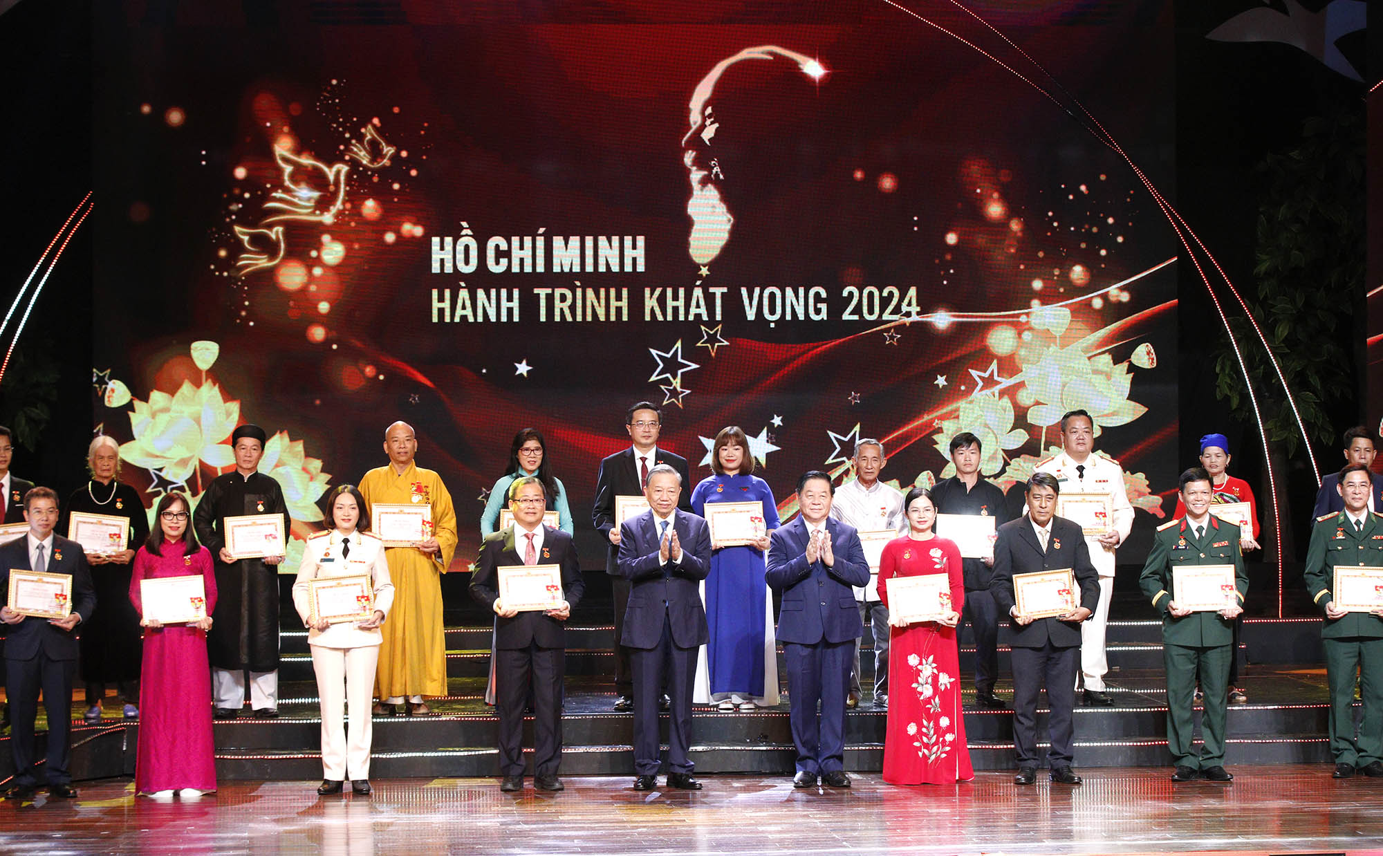 Tạo sức bật mạnh mẽ đưa đất nước vững bước vào kỷ nguyên mới