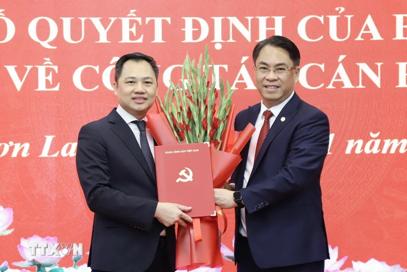 Phê chuẩn kết quả bầu, miễn nhiệm Chủ tịch UBND tỉnh Sơn La