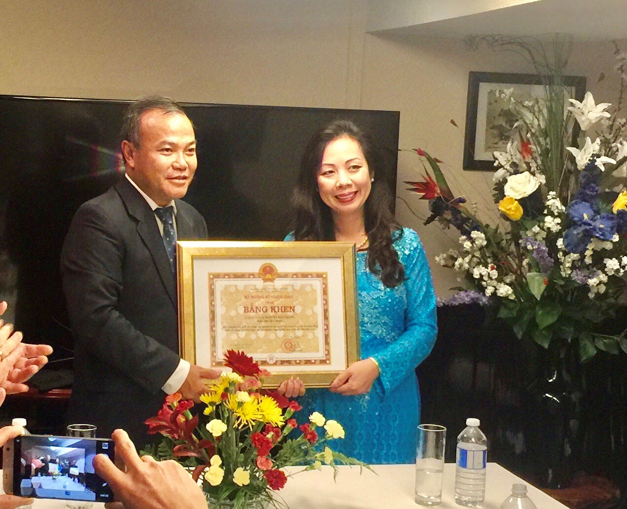 Người nối nhịp cầu gắn kết bạn bè Canada, thế giới với Việt Nam