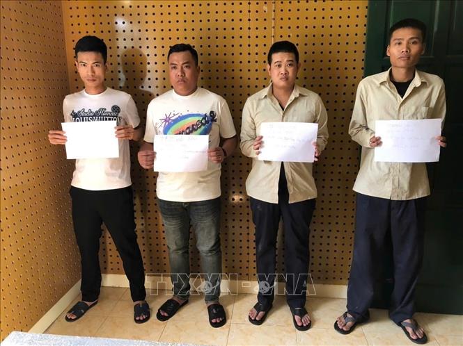 Khống chế 8 đối tượng dùng bom xăng tấn công lực lượng chức năng