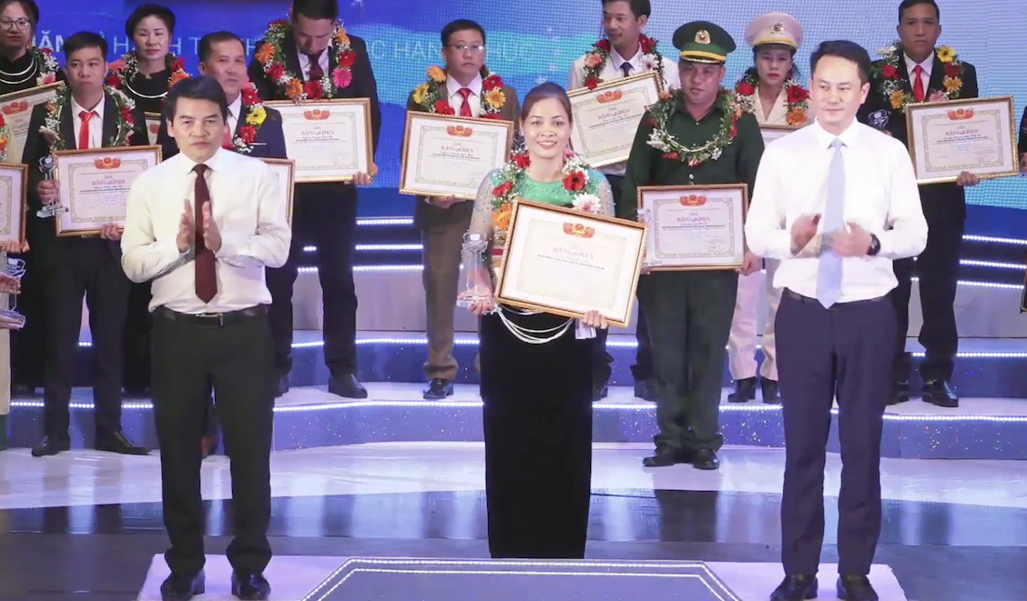 Theo nghề giáo là phải giúp học sinh được nâng cao kiến thức, phát huy năng lực