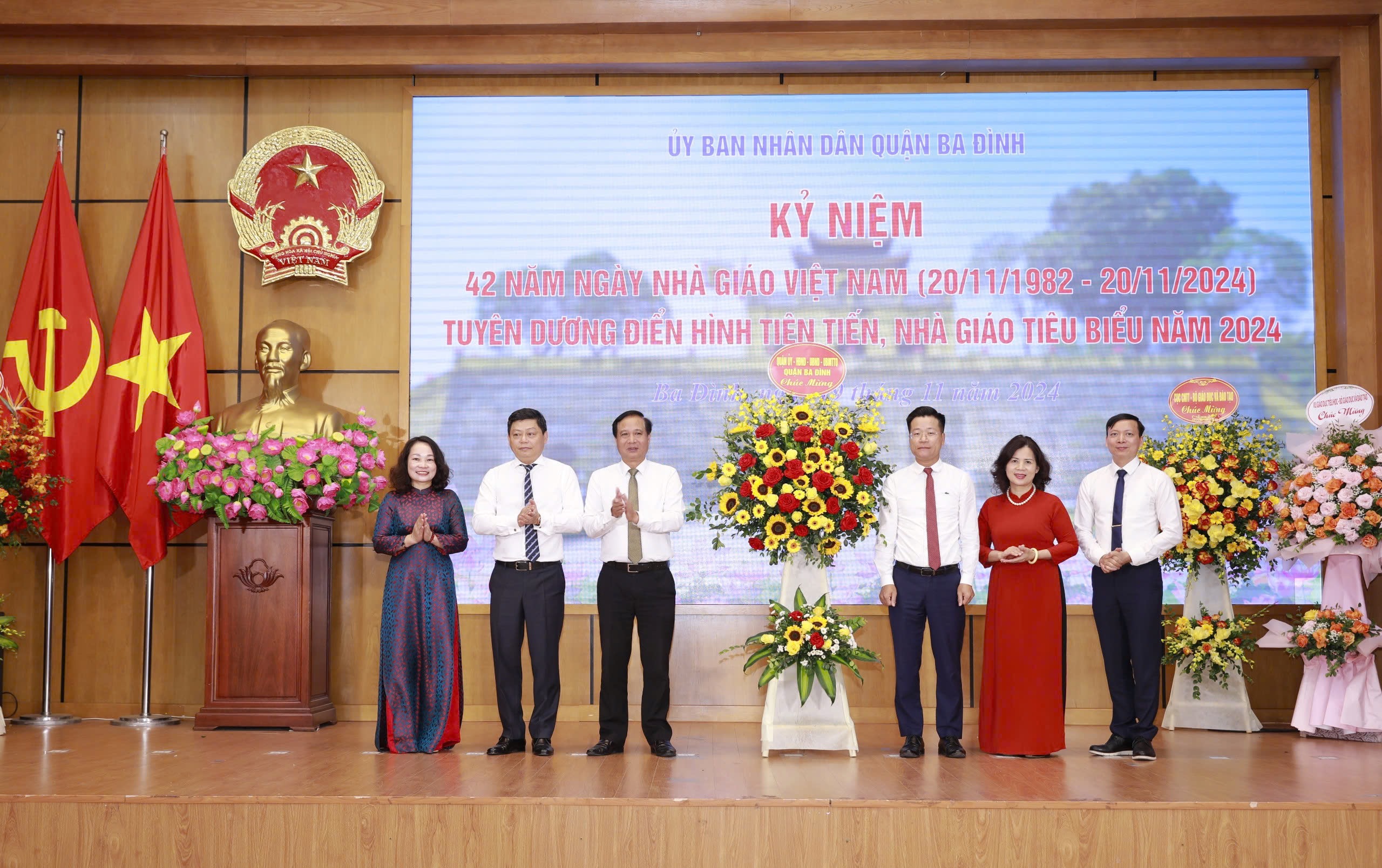 Tuyên dương các điển hình tiên tiến, nhà giáo tiêu biểu