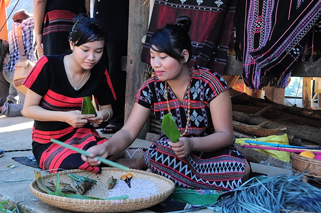 Bánh A Quát – Hương vị tình yêu của người Pa Cô