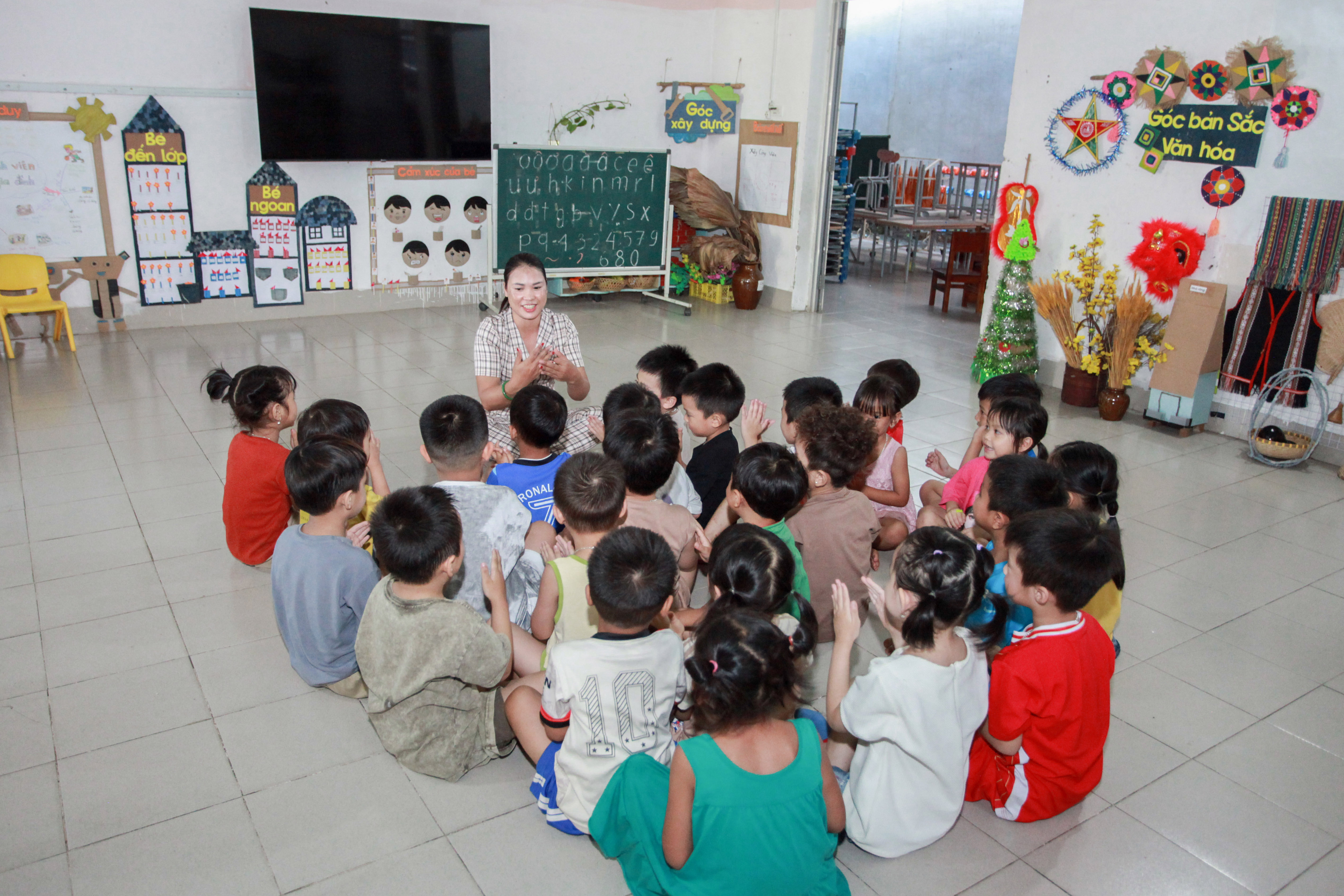 Quan tâm phát triển giáo viên là người dân tộc thiểu số ở Kon Tum