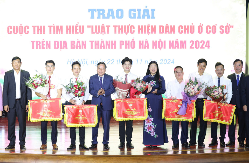 Hà Nội Chung khảo Cuộc thi “Tìm hiểu Luật Thực hiện dân chủ ở cơ sở”