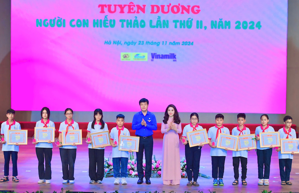 Tuyên dương 68 người con hiếu thảo của Thủ đô