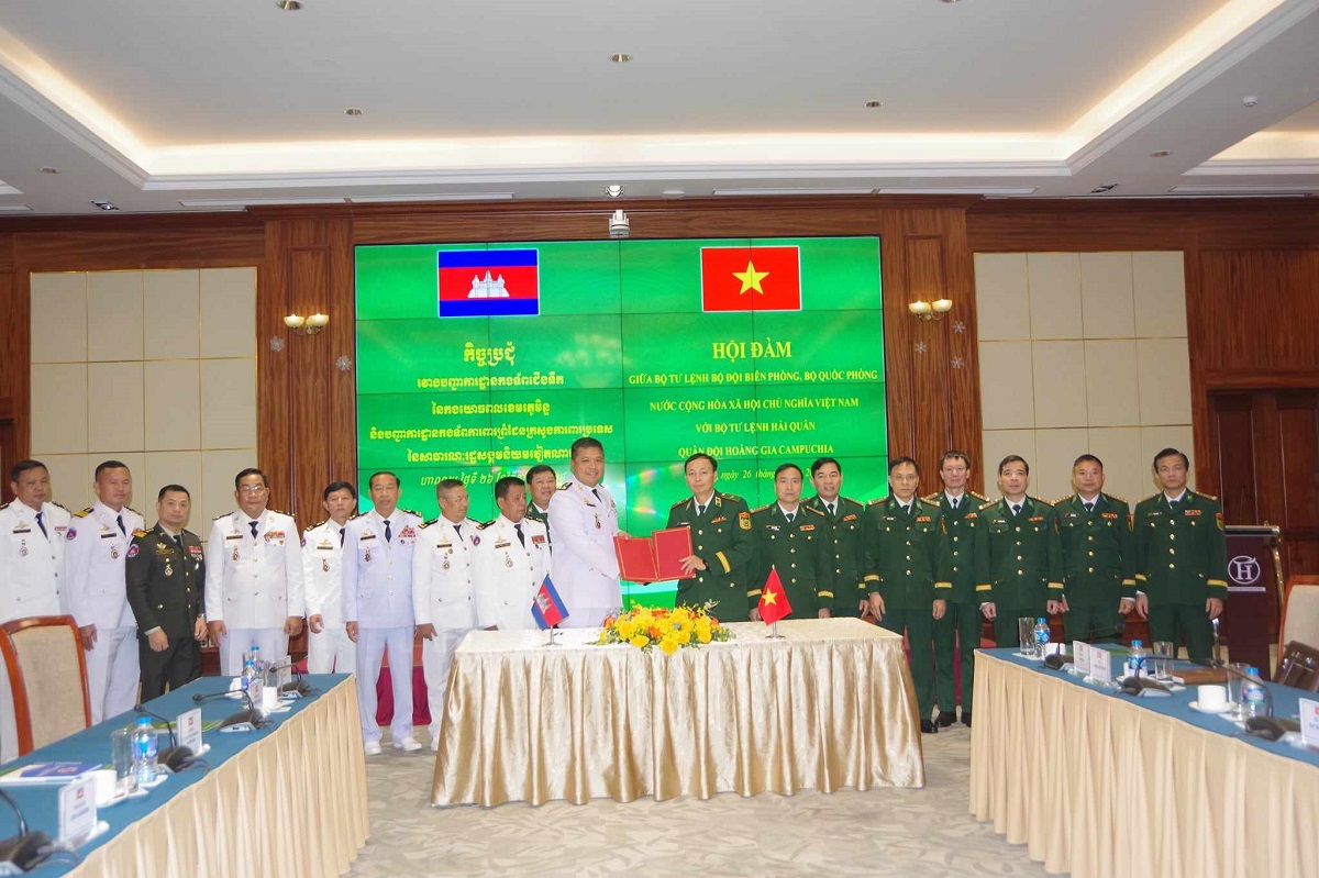 Bộ Tư lệnh BĐBP hội đàm với Bộ Tư lệnh Hải quân Campuchia
