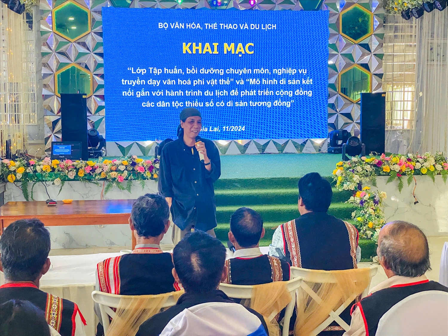 Truyền dạy văn hoá phi vật thể cho các nghệ nhân Gia Rai