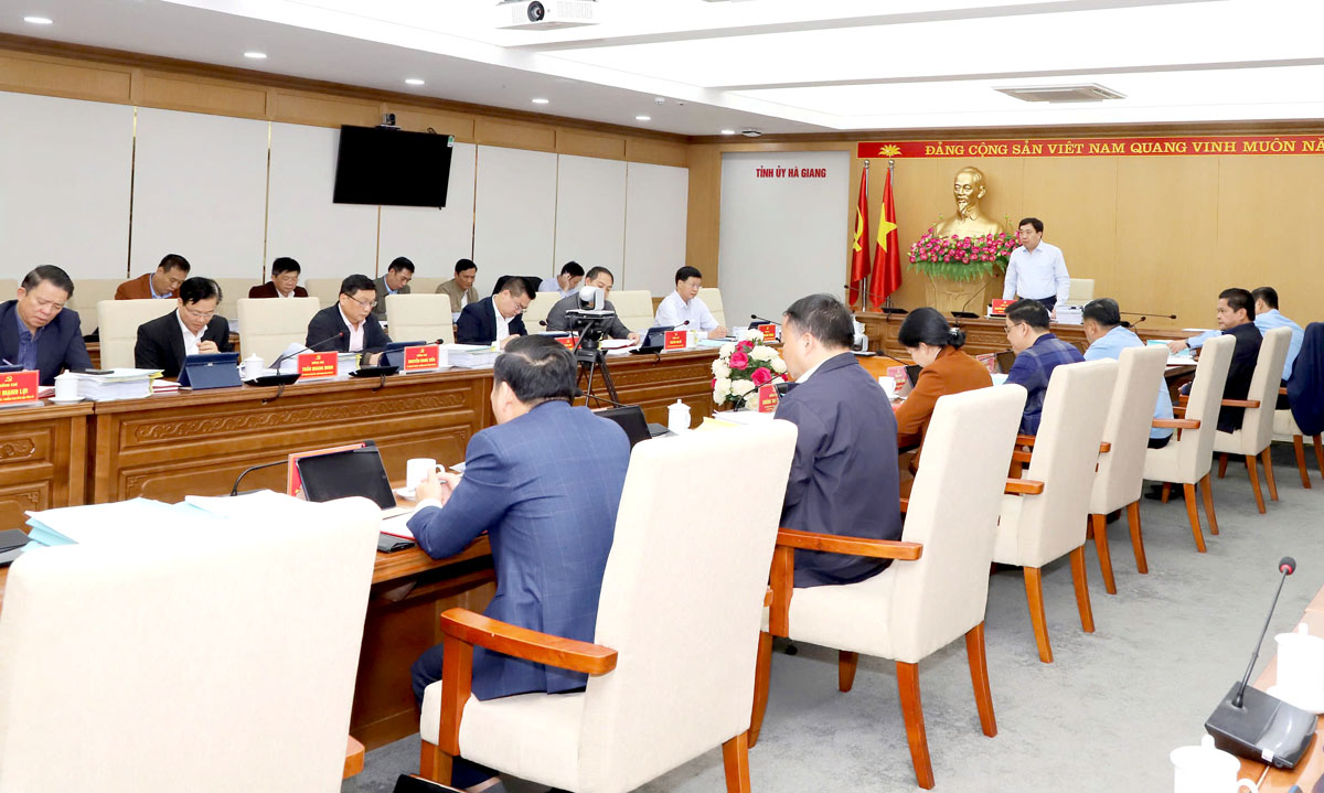 Triển khai sâu rộng các phong trào thi đua chào mừng đại hội đảng các cấp