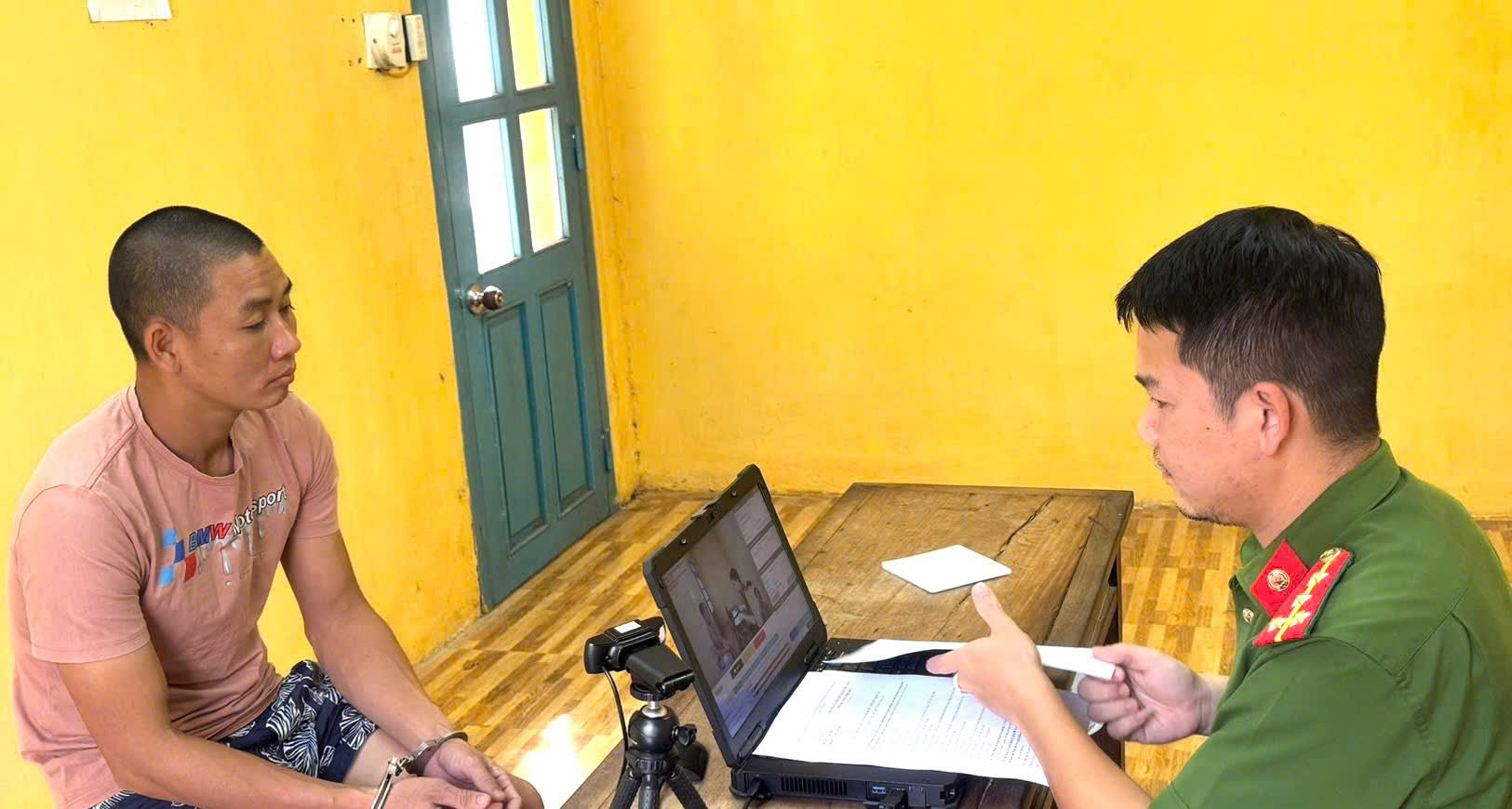 Đắk Nông Bắt giữ nhóm đối tượng tàng trữ, buôn bán hàng cấm và tàng trữ trái phép chất ma túy