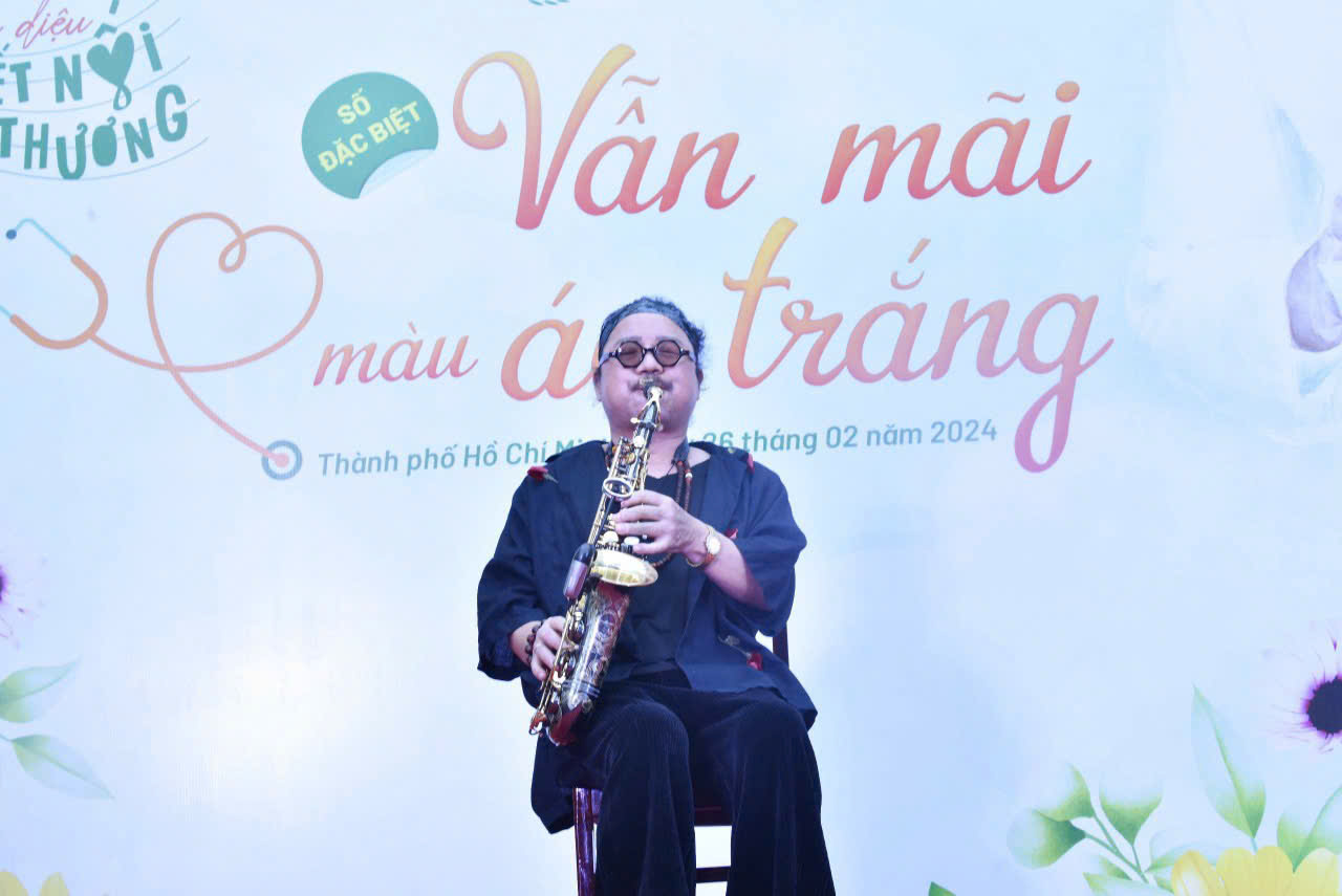 Nghệ sĩ Saxophone Trần Mạnh Tuấn với nghị lực sau 3 lần đột quỵ não