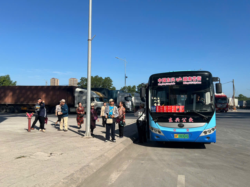 Khôi phục tuyến vận tải hành khách Đông Hưng Trung Quốc – Móng Cái Việt Nam