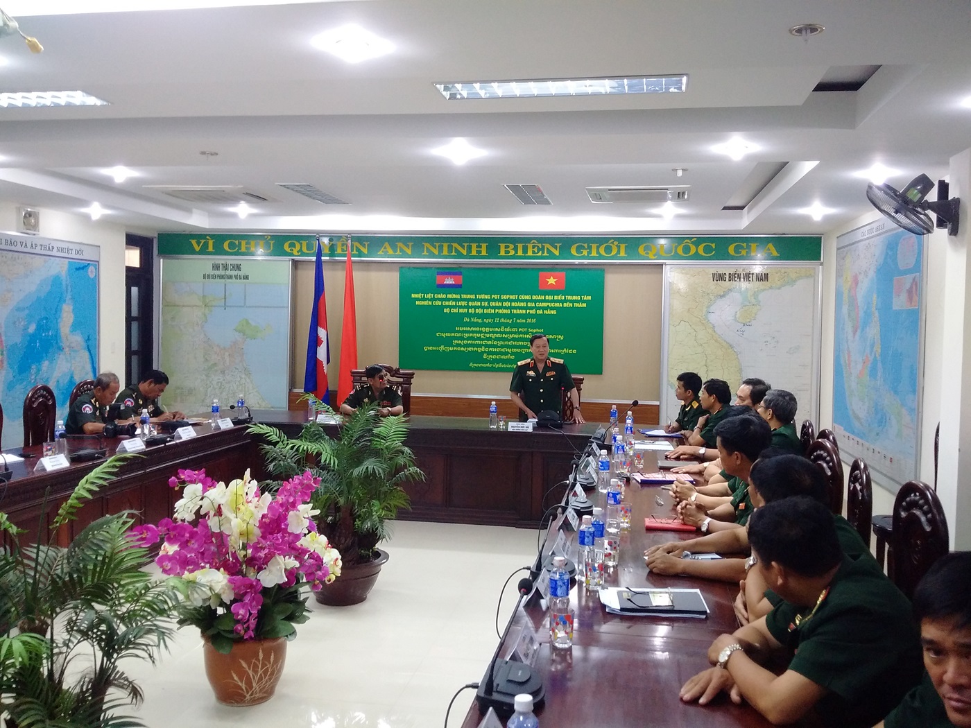 Nhân dân các tỉnh biên giới Việt Nam – Campuchia đoàn kết, hữu nghị, tương trợ lẫn nhau