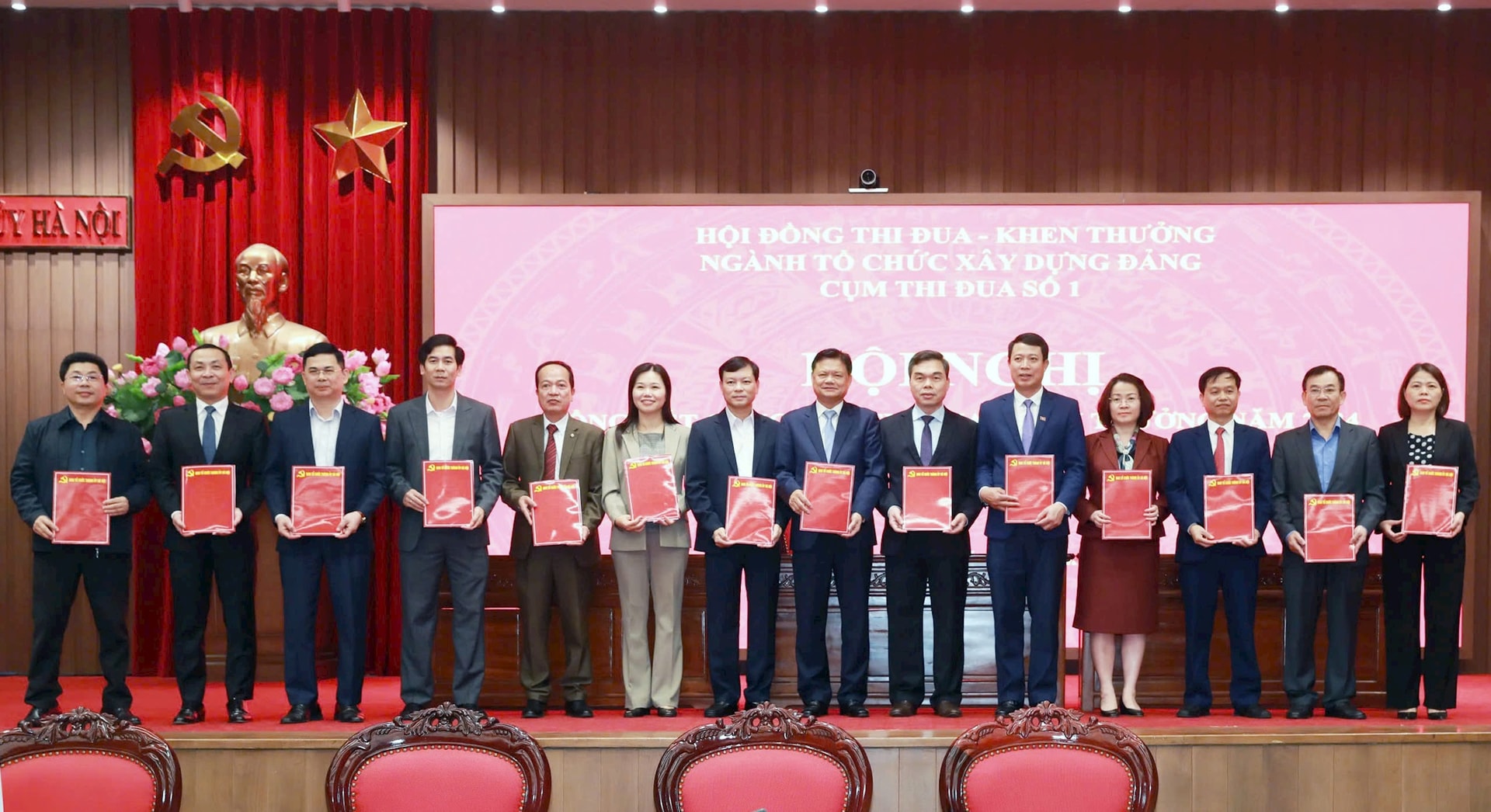 Đoàn kết, sáng tạo hoàn thành tốt công tác tổ chức đại hội Đảng bộ các cấp