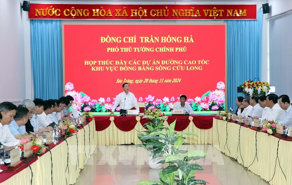 Tháo gỡ khó khăn, đẩy nhanh tiến độ các dự án đường cao tốc tại khu vực Đồng bằng sông Cửu Long