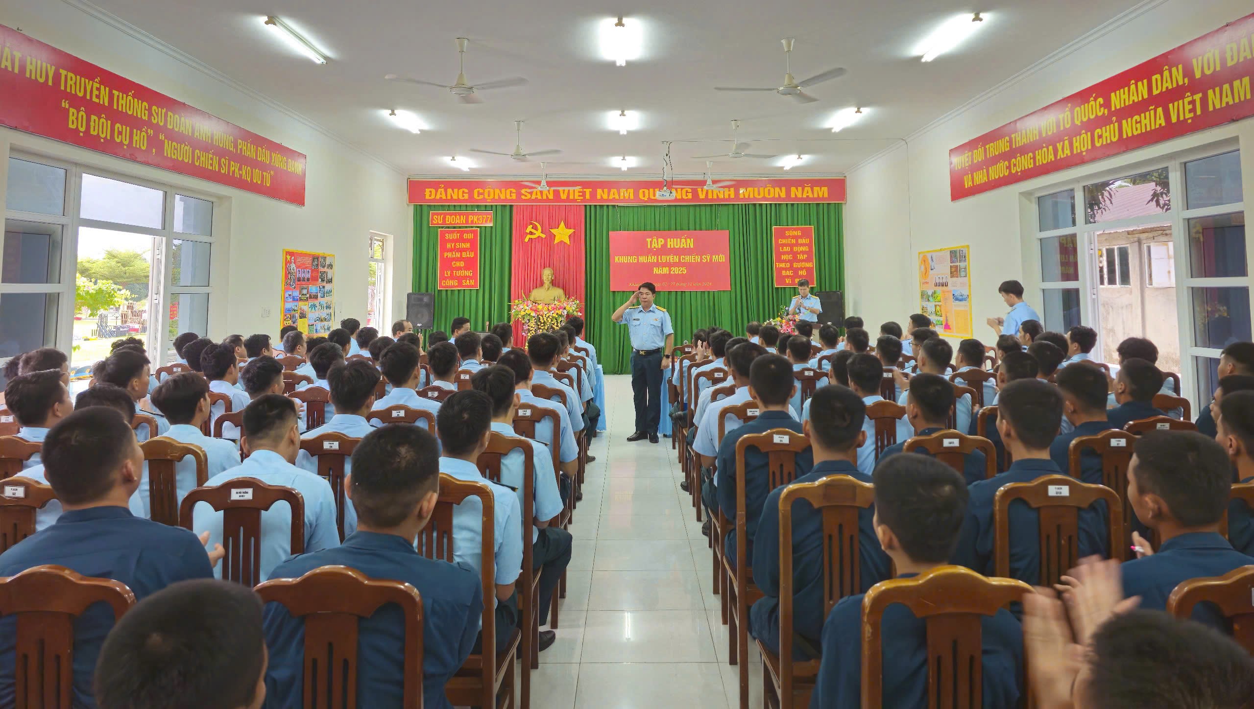 Sư đoàn 377 tập huấn khung huấn luyện chiến sĩ mới năm 2025