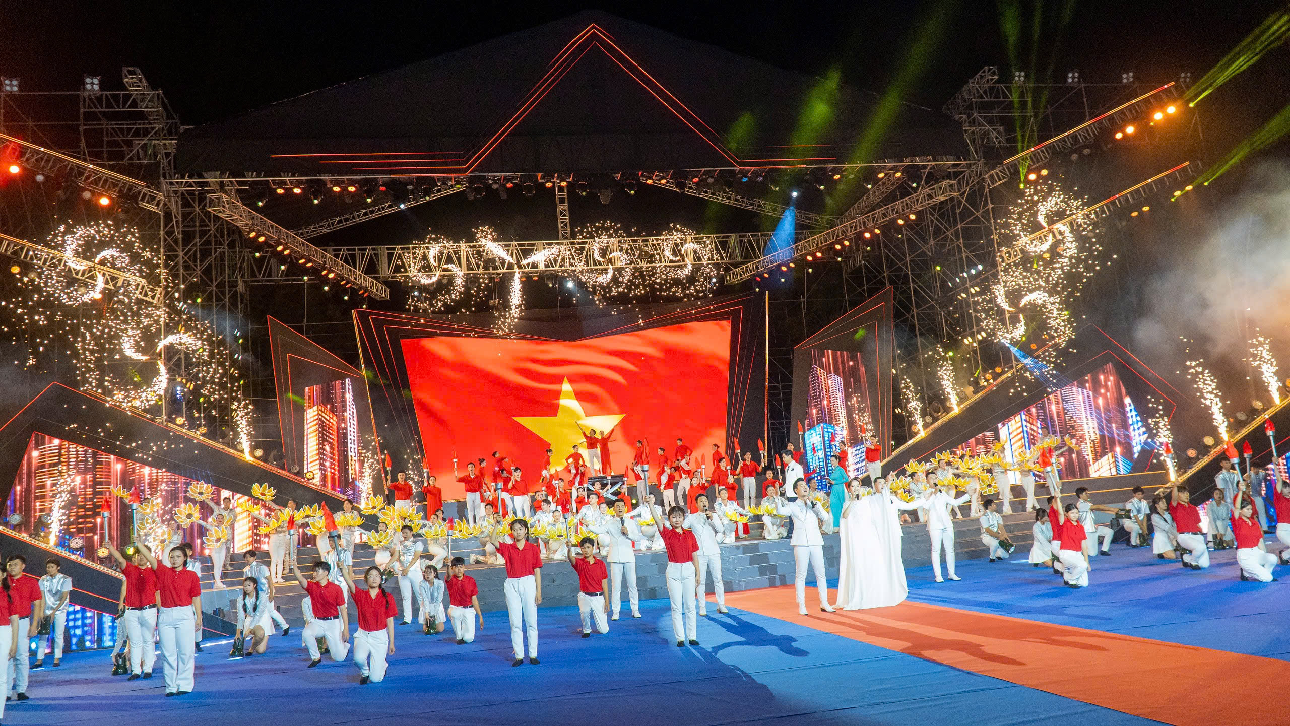 Đặc sắc Chương trình nghệ thuật “60 năm bản hùng ca Chiến thắng Bình Giã”