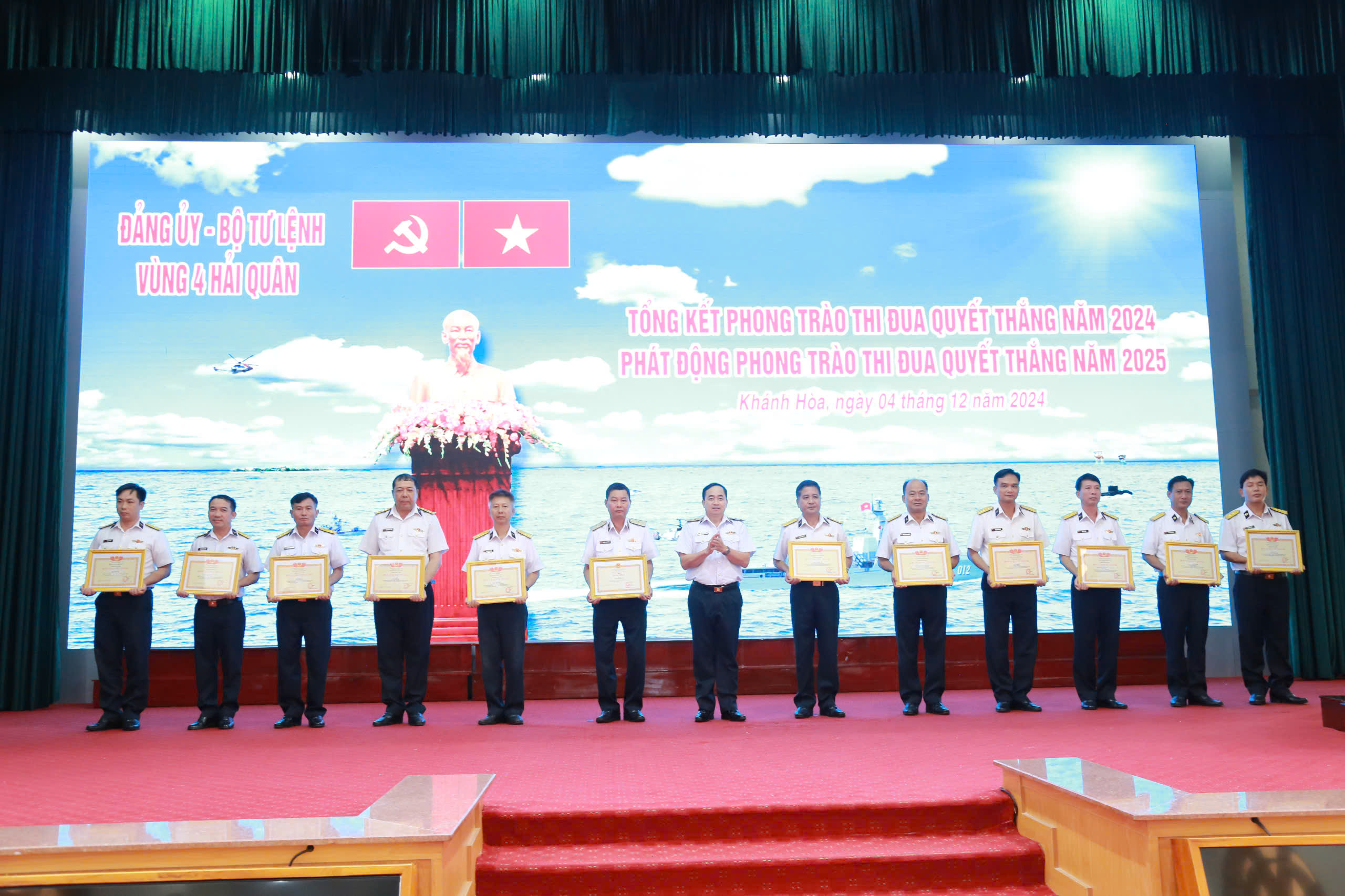 Góp phần xây dựng thế trận lòng dân trên biển