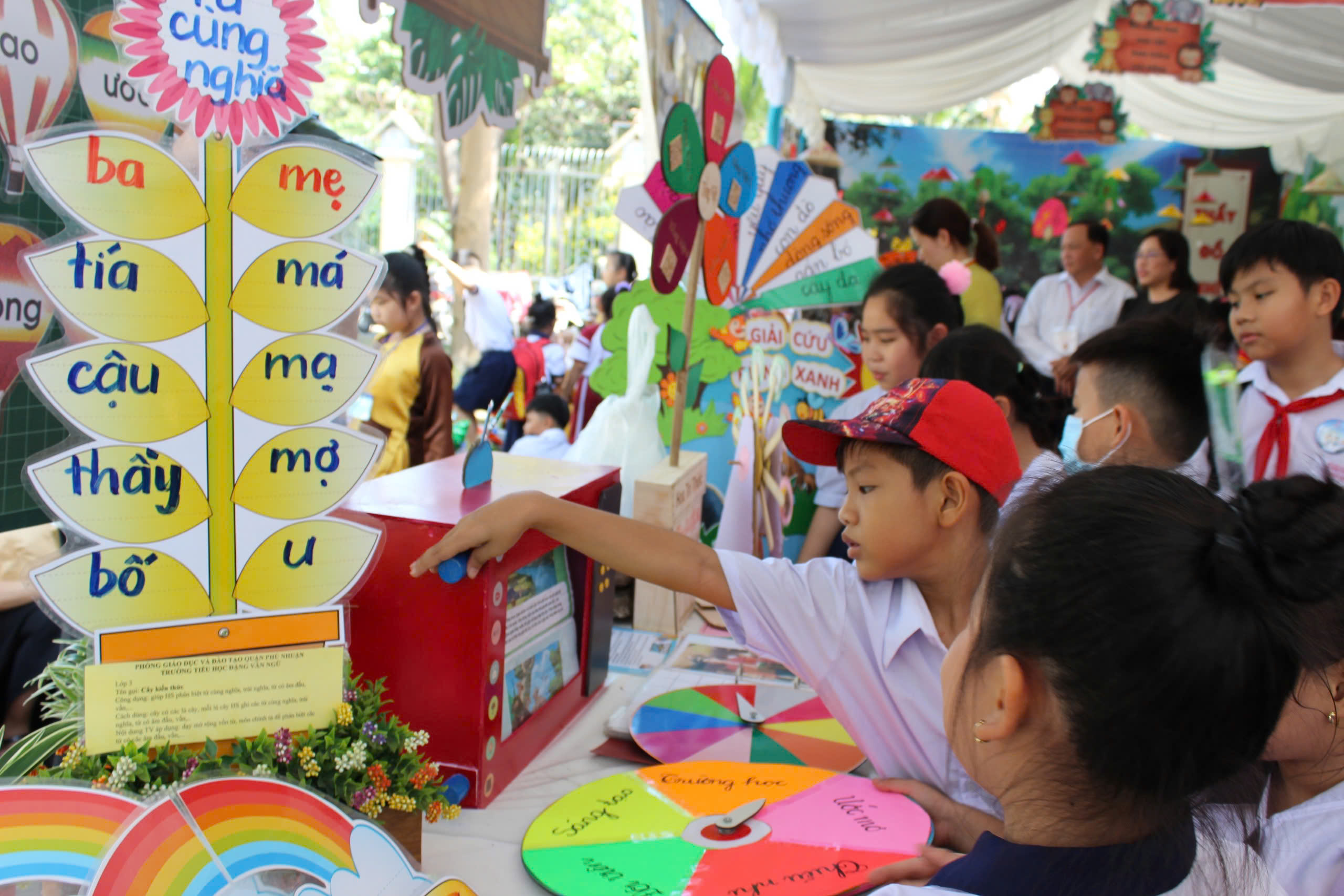 TP Hồ Chí Minh kế thừa phát huy tư tưởng của Chủ tịch Hồ Chí Minh trong thực hiện bài học “Dân là gốc”, “Dân là trung tâm”

​