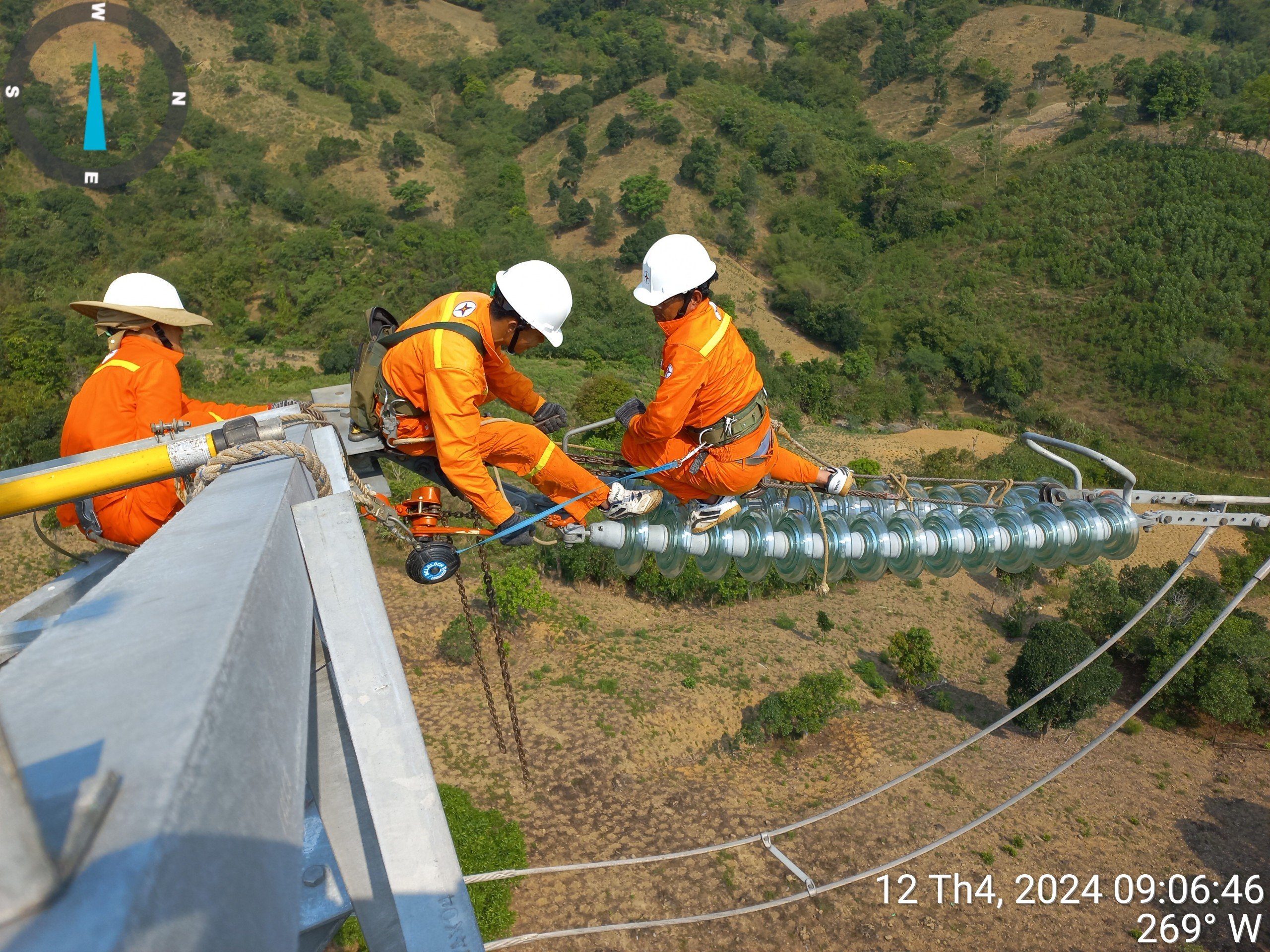 Công ty Truyền tải điện 2 Hoàn thành kế hoạch sản lượng truyền tải điện trước 32 ngày