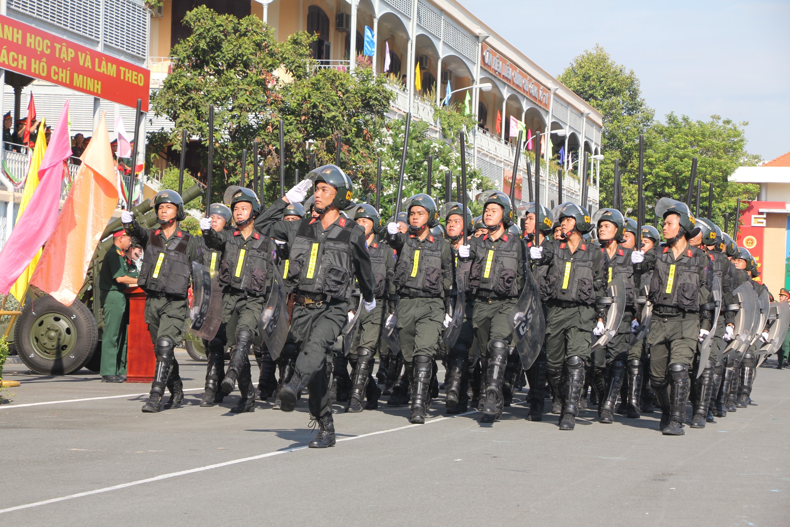 Đảm bảo nền quốc phòng toàn dân vững mạnh để TP Hồ Chí Minh sẵn sàng bước vào kỷ nguyên mới