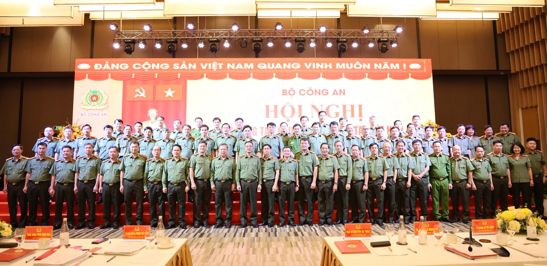 Công tác quản lý người nước ngoài phải bảo đảm cao nhất an ninh, lợi ích quốc gia - dân tộc