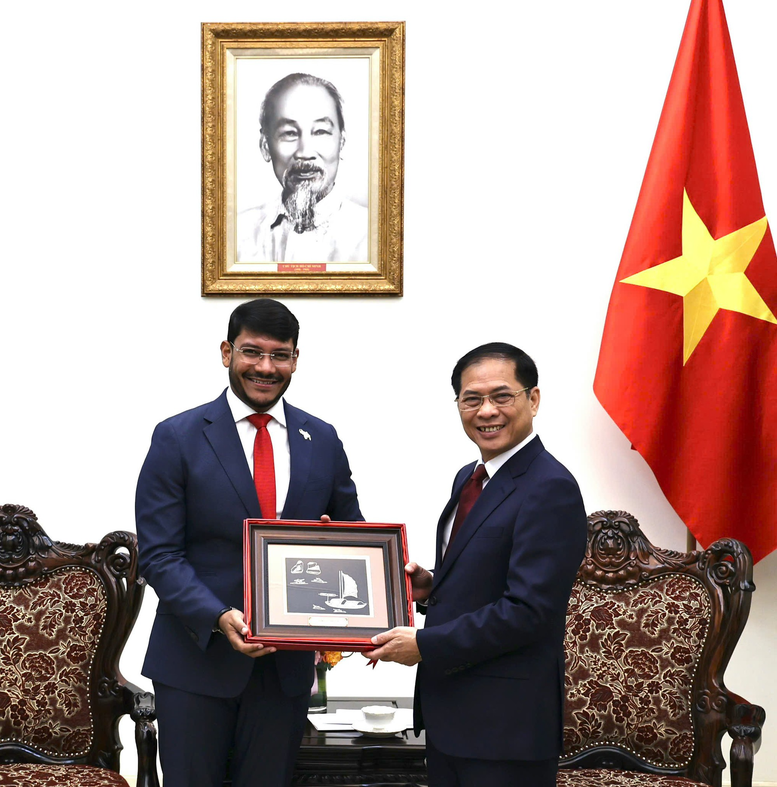 Việt Nam luôn coi trọng, gìn giữ di sản quan hệ với Venezuela