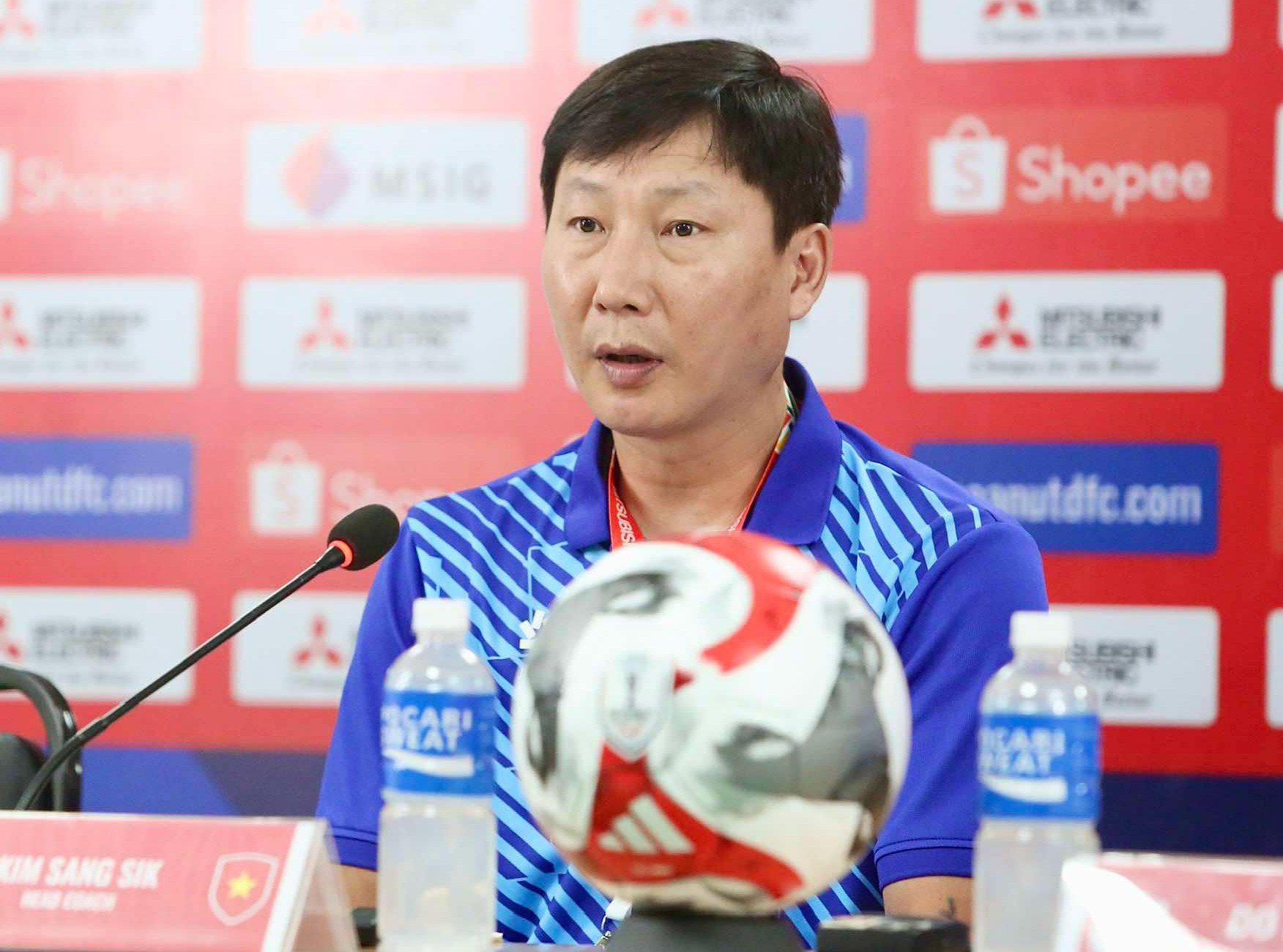 HLV Kim Sang Sik Tuyển Việt Nam phải nỗ lực hết mình để thắng Lào