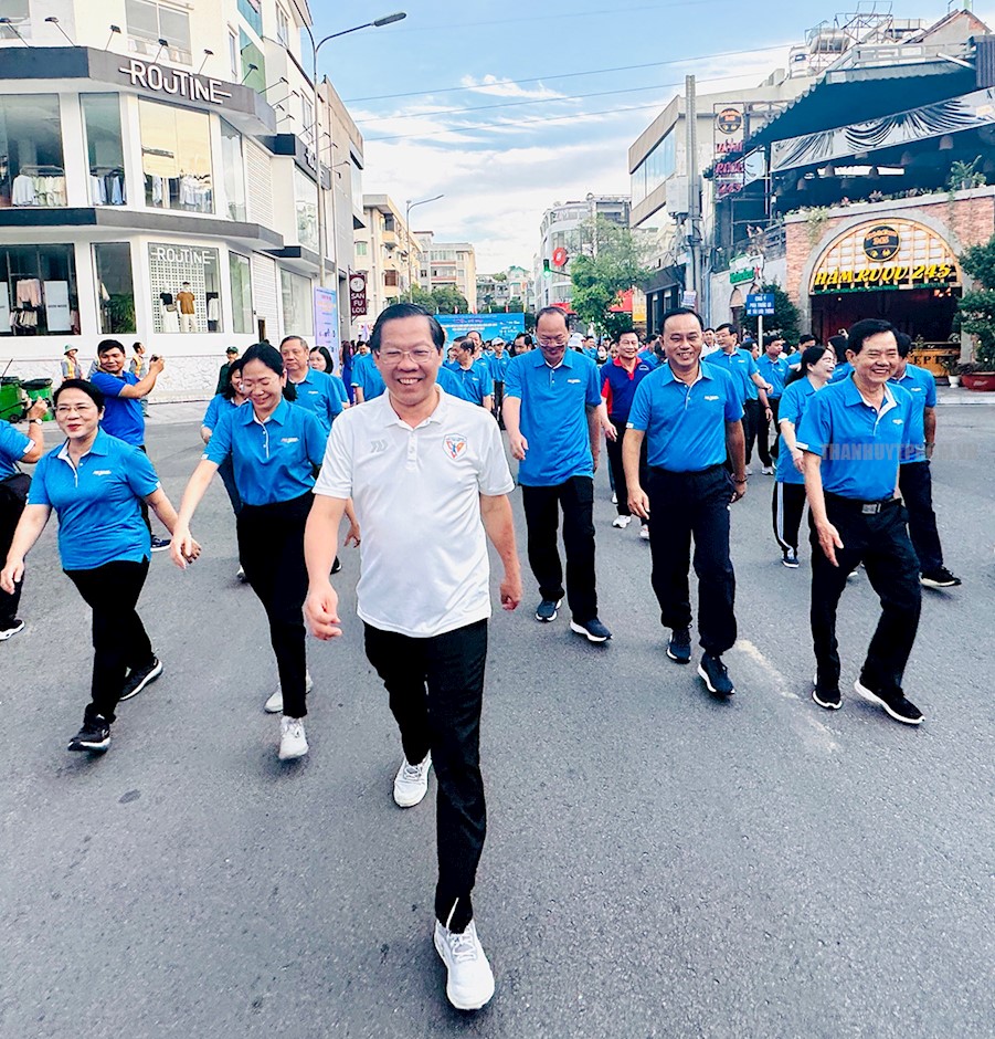 Đồng hành chăm lo cho người dân có hoàn cảnh khó khăn quận Phú Nhuận