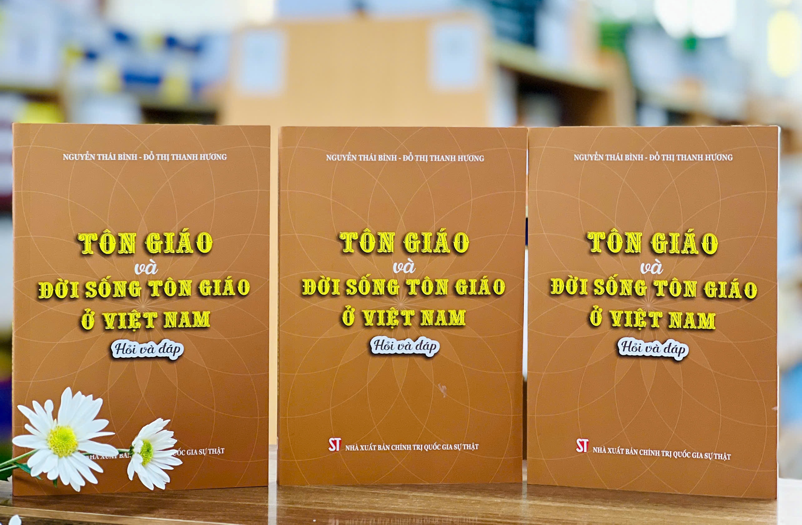 Xuất bản cuốn sách “Tôn giáo và đời sống tôn giáo ở Việt Nam - Hỏi và đáp”
